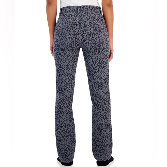 STYLE & CO Women’s Straight Leg Jeans - Picture 3 of 11